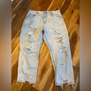 American Eagle light wash distressed mom jean